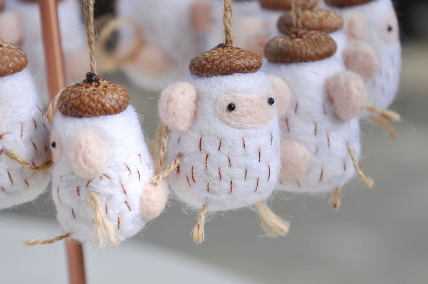 I Make Needle Felted Animal Ornaments Wearing Tiny Acorn Berets I Make Needle Felted Animal Ornaments Wearing Tiny Acorn Berets