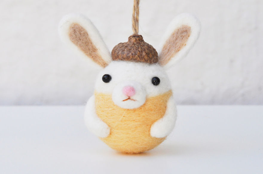 I Make Needle Felted Animal Ornaments Wearing Tiny Acorn Berets I Make Needle Felted Animal Ornaments Wearing Tiny Acorn Berets