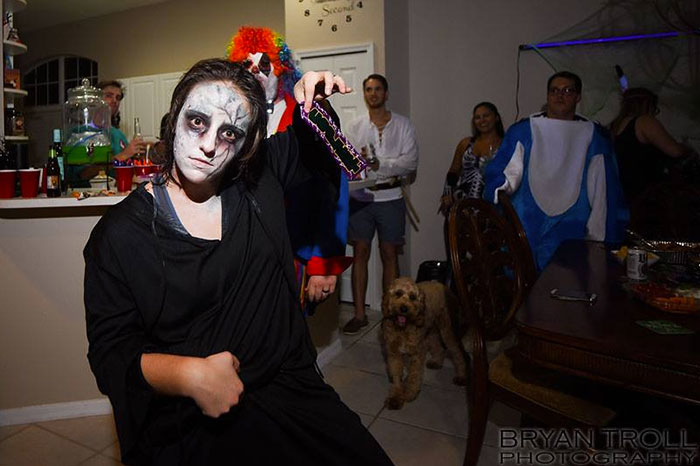 Guy Makes Fully-Functional Nikon Camera Halloween Costume, Spends Whole Evening Taking Pics Guy Makes Fully-Functional Nikon Camera Halloween Costume, Spends Whole Evening Taking Pics