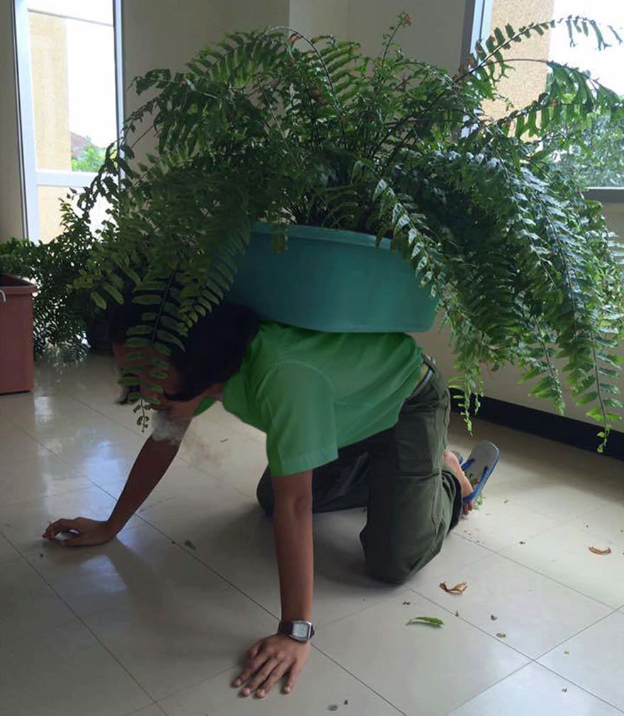 Cheap Cosplay Guy Strikes Again With Low-Cost Costumes From Household Objects (70 Pics)