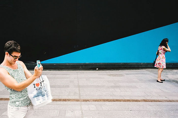 191 Perfectly Timed Street Photography Shots That Show Timing Is Everything