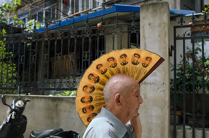 191 Perfectly Timed Street Photography Shots That Show Timing Is Everything