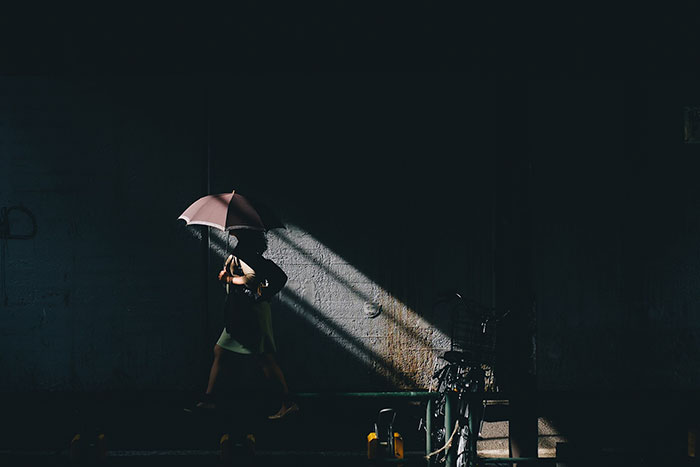 191 Perfectly Timed Street Photography Shots That Show Timing Is Everything