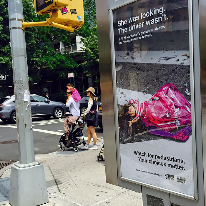 191 Perfectly Timed Street Photography Shots That Show Timing Is Everything