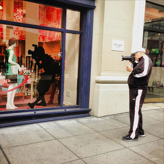 191 Perfectly Timed Street Photography Shots That Show Timing Is Everything