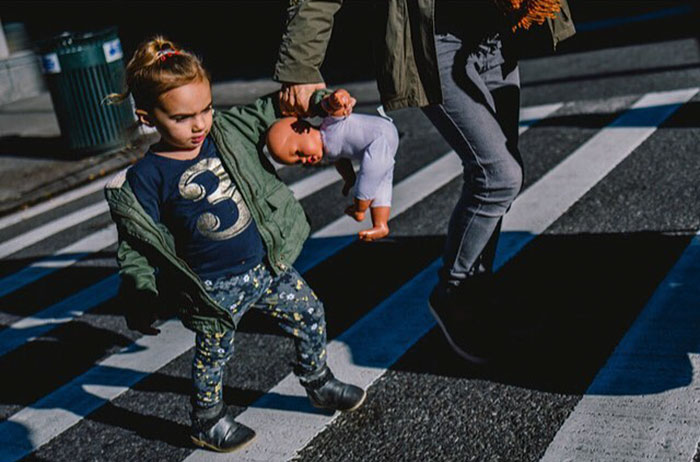 191 Perfectly Timed Street Photography Shots That Show Timing Is Everything