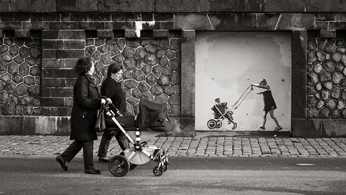 191 Perfectly Timed Street Photography Shots That Show Timing Is Everything