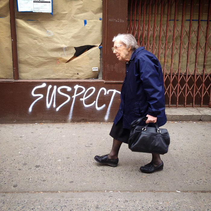 191 Perfectly Timed Street Photography Shots That Show Timing Is Everything