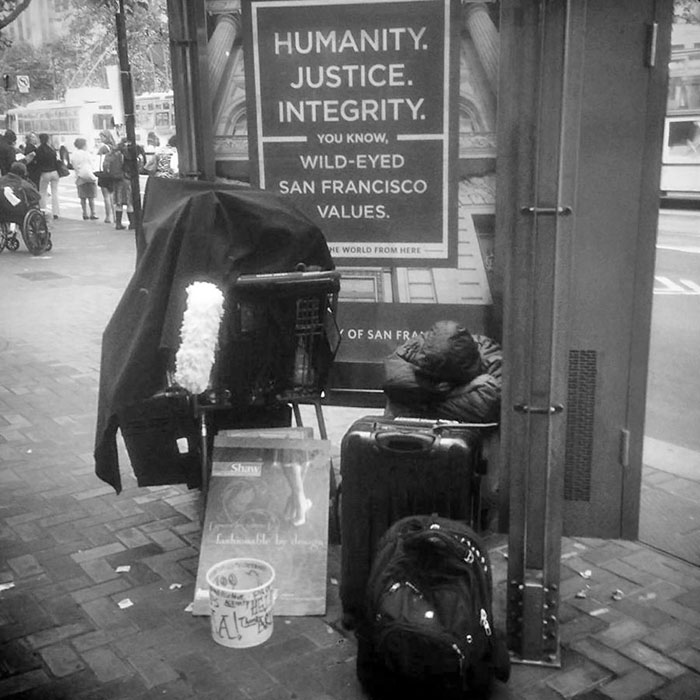 191 Perfectly Timed Street Photography Shots That Show Timing Is Everything