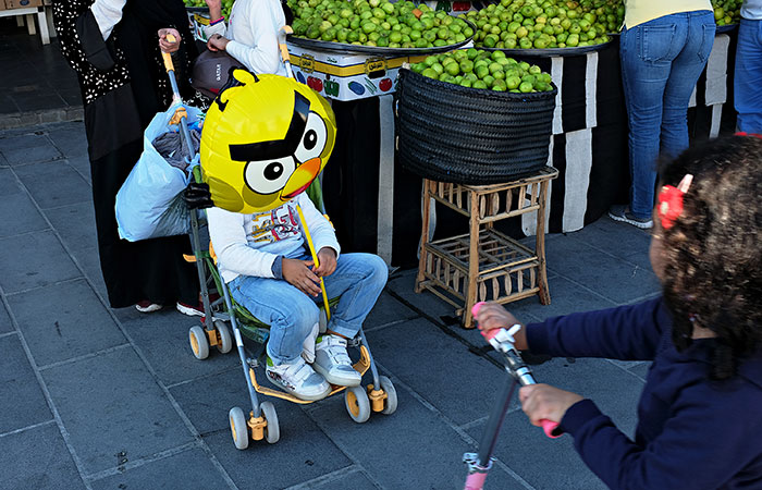 191 Perfectly Timed Street Photography Shots That Show Timing Is Everything