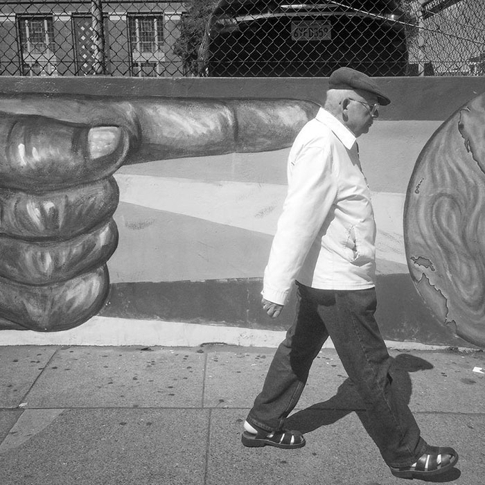 191 Perfectly Timed Street Photography Shots That Show Timing Is Everything