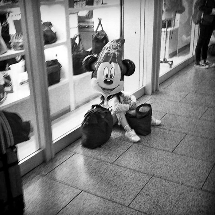 191 Perfectly Timed Street Photography Shots That Show Timing Is Everything