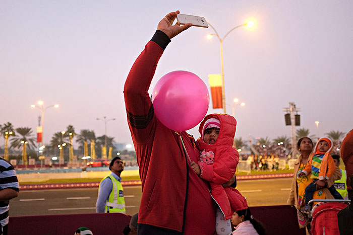 191 Perfectly Timed Street Photography Shots That Show Timing Is Everything
