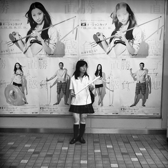 191 Perfectly Timed Street Photography Shots That Show Timing Is Everything