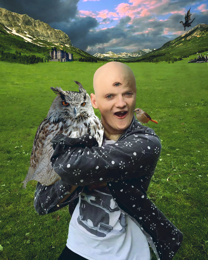 King Joffrey Hugs A Pug, And Sparks A Brutal Photoshop Battle King Joffrey Hugs A Pug, And Sparks A Brutal Photoshop Battle