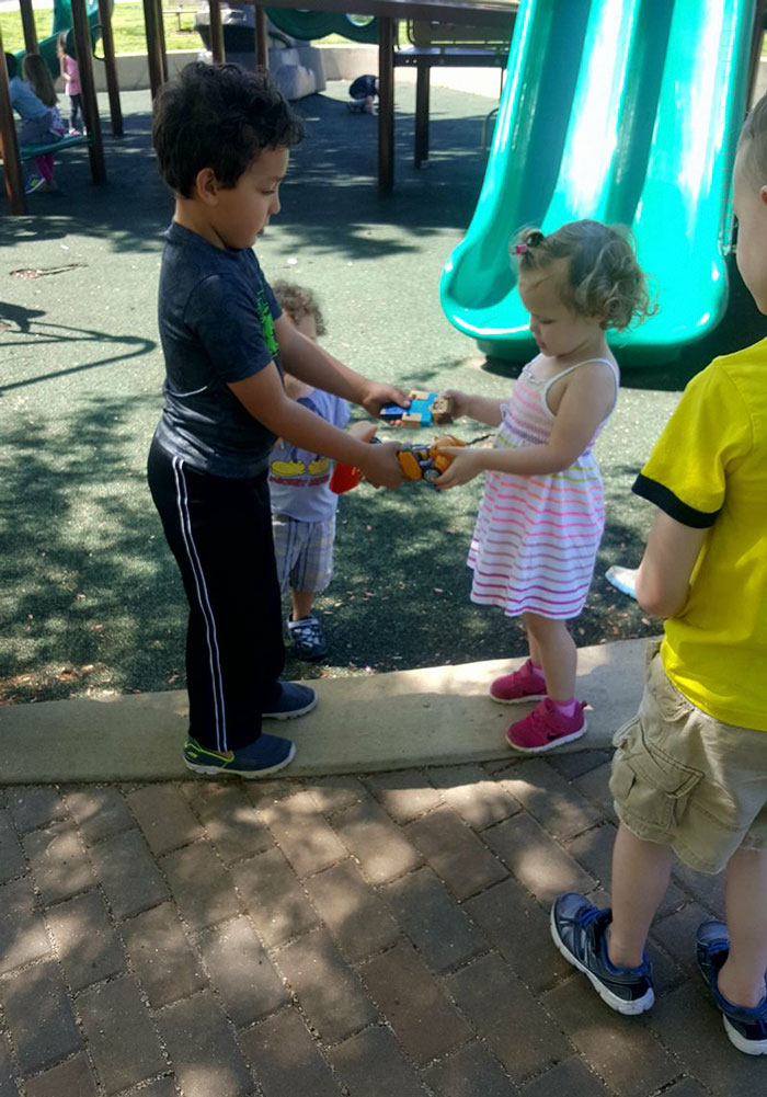 Mom&#8217;s Explanation Why She Teaches Son Not To Share Gets Shared 207,000+ Times, Other Parents React