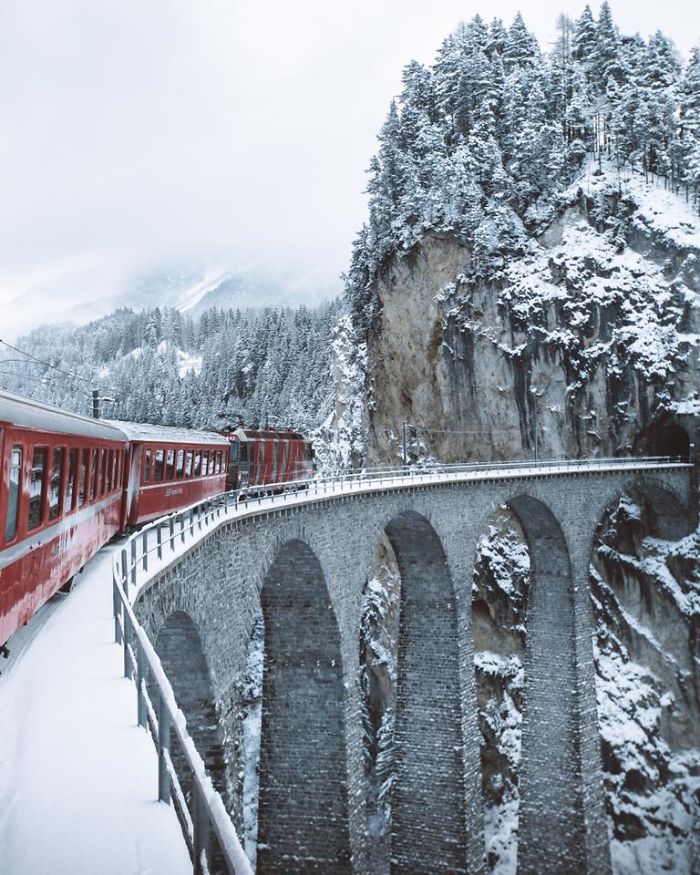 I Woke Up At 5am To Capture A Train Crossing The Landwasser Viaduc, Switzerland I Woke Up At 5am To Capture A Train Crossing The Landwasser Viaduc, Switzerland