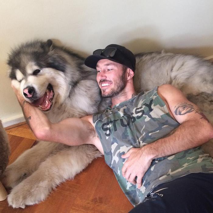 This “Crazy Dog Lady Man” Is On A Mission To Rescue Every Dog In The World This “Crazy Dog Lady Man” Is On A Mission To Rescue Every Dog In The World