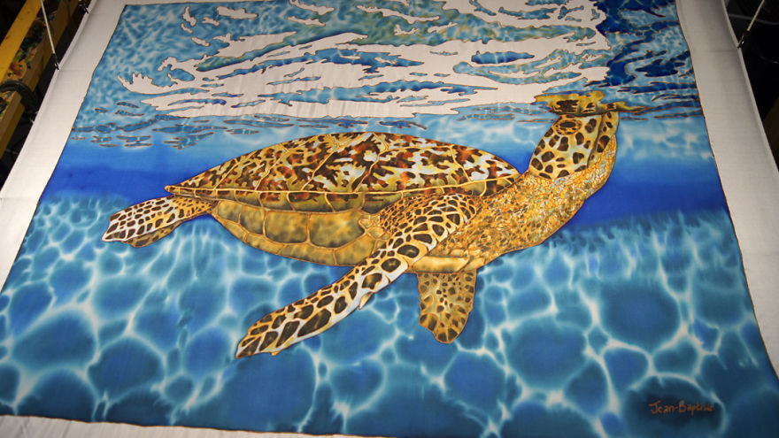 Spilt Water Ends Up Creating A New Batik Painting Style Spilt Water Ends Up Creating A New Batik Painting Style