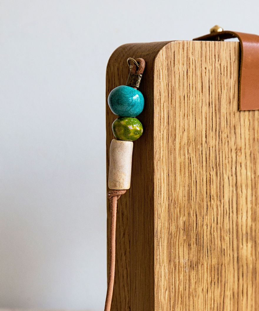 I’m Reconnecting With Nature By Creating Wood And Ceramic Mosaic Bags I’m Reconnecting With Nature By Creating Wood And Ceramic Mosaic Bags