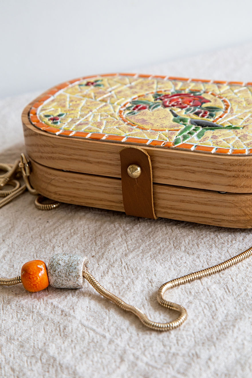 I’m Reconnecting With Nature By Creating Wood And Ceramic Mosaic Bags I’m Reconnecting With Nature By Creating Wood And Ceramic Mosaic Bags