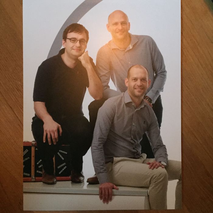 193 Siblings Who Hilariously Recreated Their Childhood Photos 193 Siblings Who Hilariously Recreated Their Childhood Photos