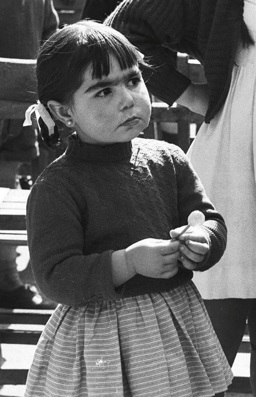 Man Buys Envelope For $3.50 In Flea Market, Discovers Lost Photos Of Barcelona By Unknown Master Photographer Inside Man Buys Envelope For $3.50 In Flea Market, Discovers Lost Photos Of Barcelona By Unknown Master Photographer Inside