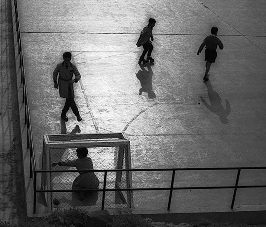 Man Buys Envelope For $3.50 In Flea Market, Discovers Lost Photos Of Barcelona By Unknown Master Photographer Inside Man Buys Envelope For $3.50 In Flea Market, Discovers Lost Photos Of Barcelona By Unknown Master Photographer Inside