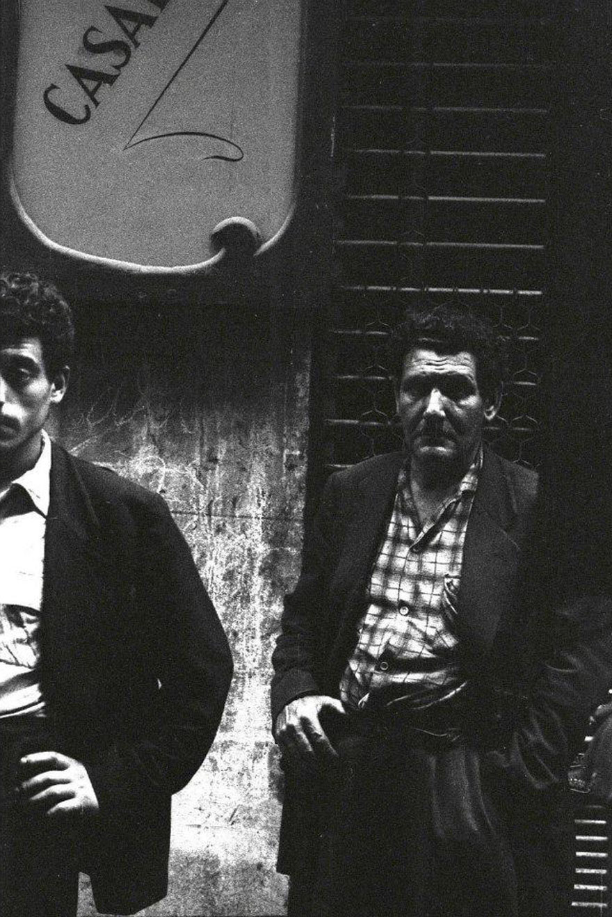 Man Buys Envelope For $3.50 In Flea Market, Discovers Lost Photos Of Barcelona By Unknown Master Photographer Inside Man Buys Envelope For $3.50 In Flea Market, Discovers Lost Photos Of Barcelona By Unknown Master Photographer Inside