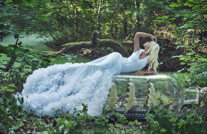 I Capture Feminine Beauty With A Touch Of Surrealism I Capture Feminine Beauty With A Touch Of Surrealism