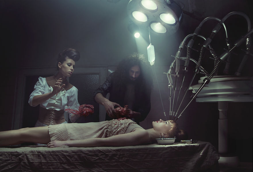 I Capture Feminine Beauty With A Touch Of Surrealism I Capture Feminine Beauty With A Touch Of Surrealism