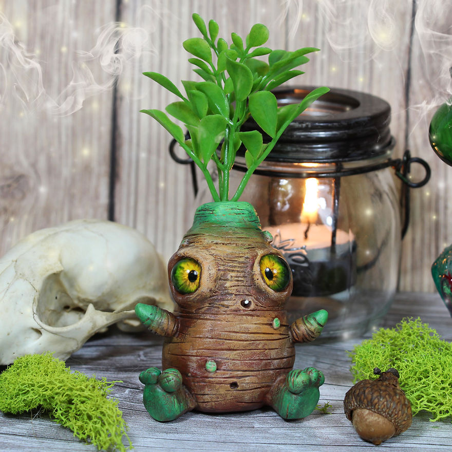 Creatures That Shouldn’t Be Alive Creatures That Shouldn’t Be Alive