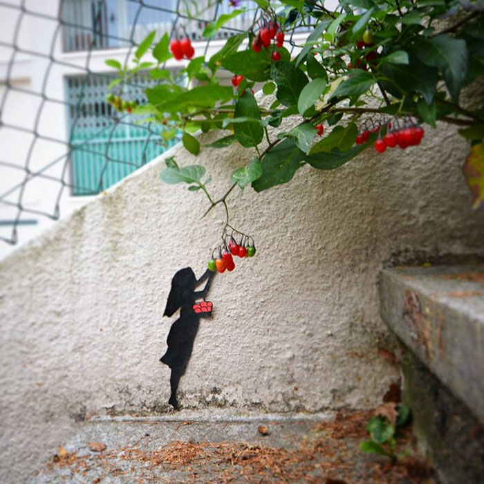 50 Amazing Street Art Installations That Cleverly Interact With Nature