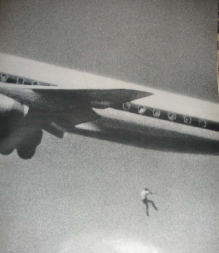 314 Of The Funniest Reactions To United Airlines Violently Dragging A Man Off A Plane (Add Yours)