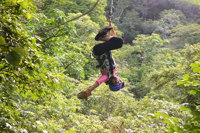 314 Of The Funniest Reactions To United Airlines Violently Dragging A Man Off A Plane (Add Yours)