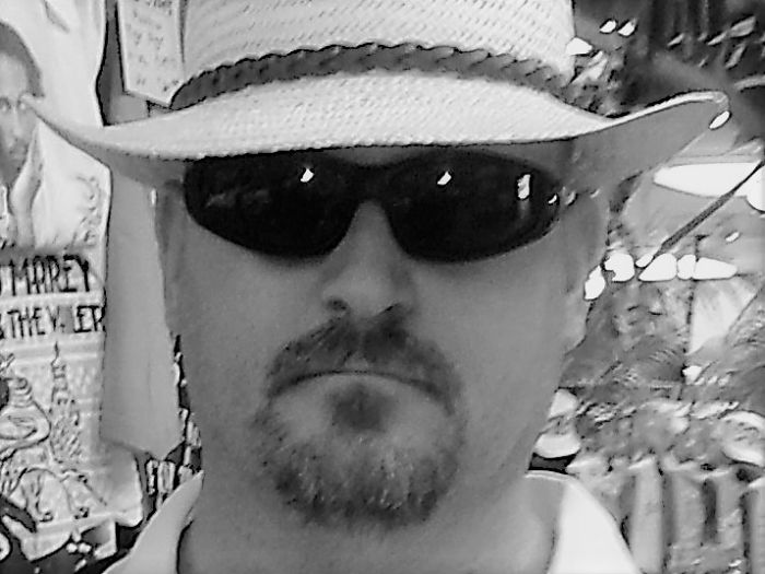 314 Of The Funniest Reactions To United Airlines Violently Dragging A Man Off A Plane (Add Yours)