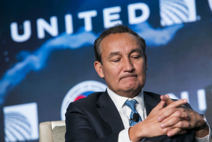 314 Of The Funniest Reactions To United Airlines Violently Dragging A Man Off A Plane (Add Yours)