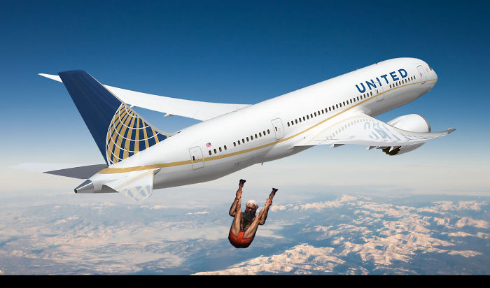 314 Of The Funniest Reactions To United Airlines Violently Dragging A Man Off A Plane (Add Yours)