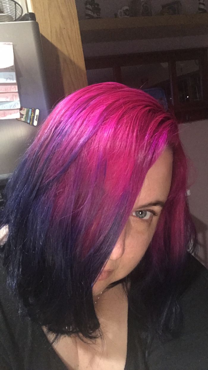 Holographic Hair Is Here And It’s The Hottest Hair Trend Of 2017 Holographic Hair Is Here And It’s The Hottest Hair Trend Of 2017