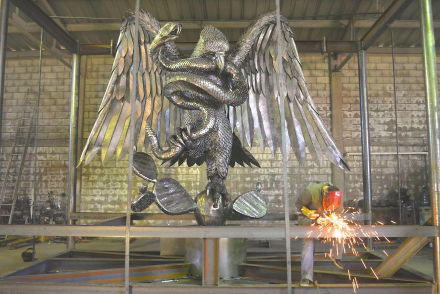 I&#8217;ve Created A Monumental Eagle Sculpture From Metal