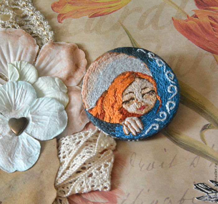 Russian Artist Anna Fedorenko Creates Tiny Replicas Of Paintings Using Embroidery Russian Artist Anna Fedorenko Creates Tiny Replicas Of Paintings Using Embroidery