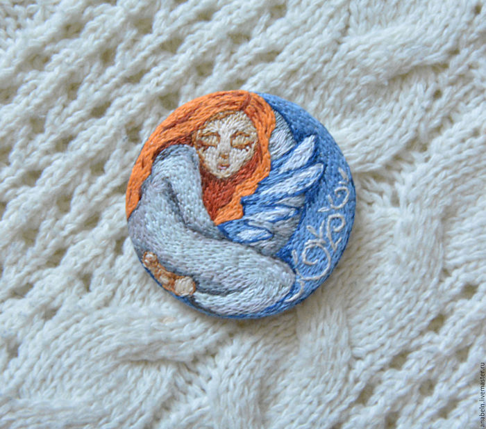 Russian Artist Anna Fedorenko Creates Tiny Replicas Of Paintings Using Embroidery Russian Artist Anna Fedorenko Creates Tiny Replicas Of Paintings Using Embroidery