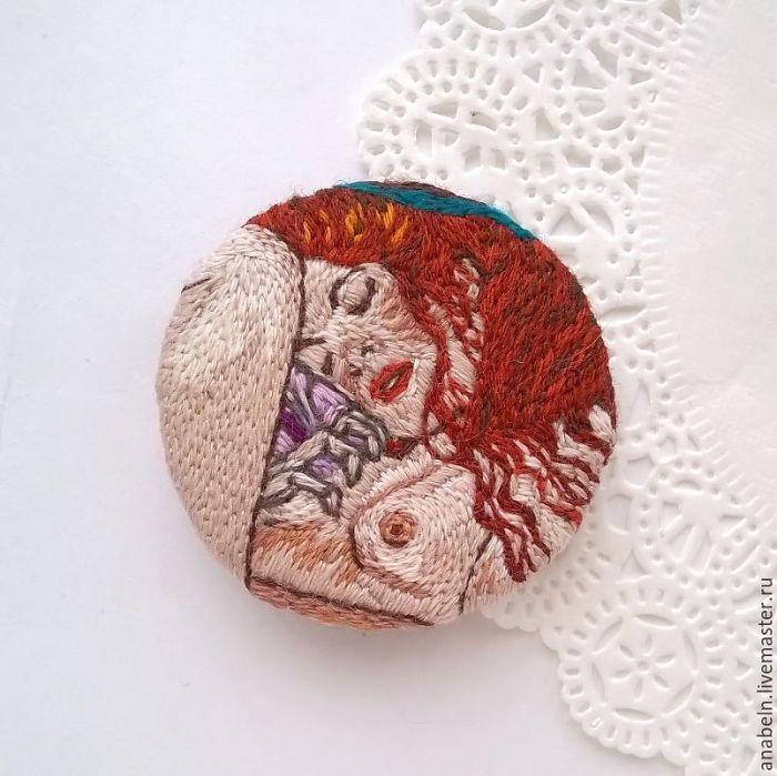 Russian Artist Anna Fedorenko Creates Tiny Replicas Of Paintings Using Embroidery Russian Artist Anna Fedorenko Creates Tiny Replicas Of Paintings Using Embroidery