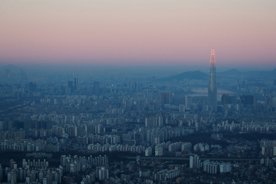 I Found Inside Photos Of The World&#8217;s Newest Mega-Skyscraper