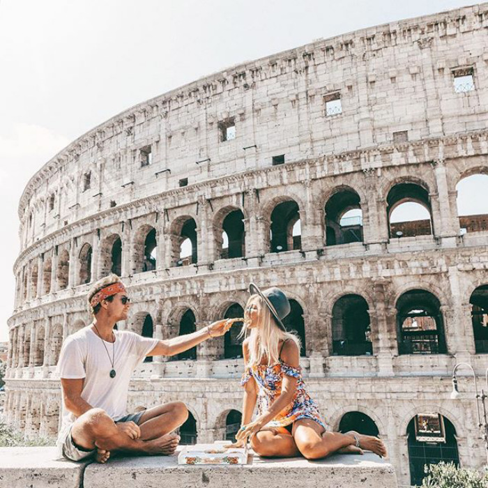 This Couple Makes Up To $9000 Per Instagram Photo While Traveling, And Here’s How They Do It This Couple Makes Up To $9000 Per Instagram Photo While Traveling, And Here’s How They Do It