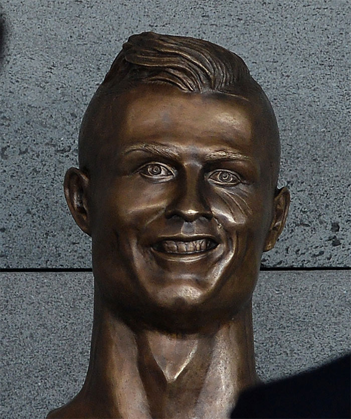 112 Of The Funniest Reactions To Cristiano Ronaldo’s New Statue (Add Yours) 112 Of The Funniest Reactions To Cristiano Ronaldo’s New Statue (Add Yours)