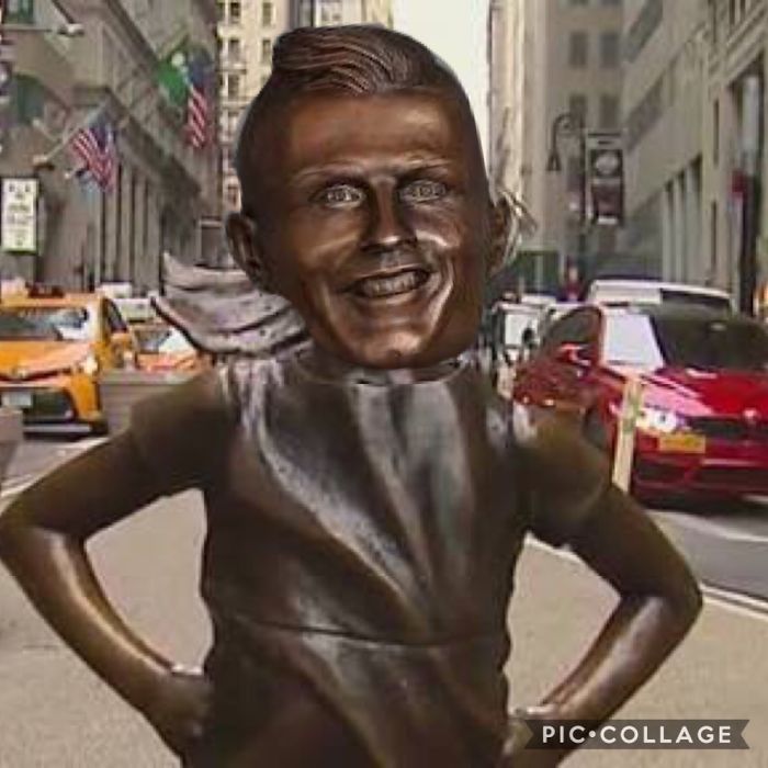 112 Of The Funniest Reactions To Cristiano Ronaldo’s New Statue (Add Yours) 112 Of The Funniest Reactions To Cristiano Ronaldo’s New Statue (Add Yours)