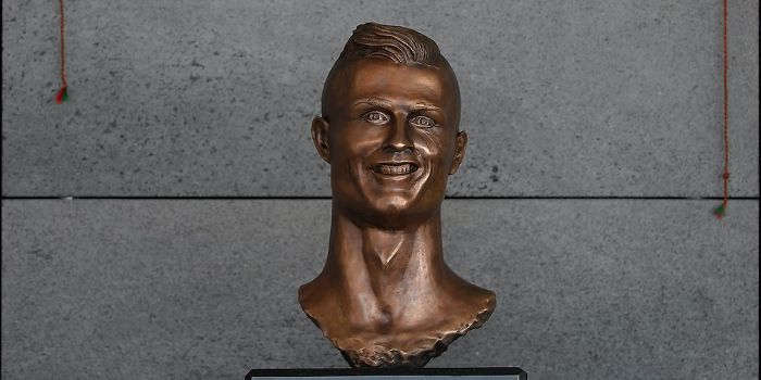 112 Of The Funniest Reactions To Cristiano Ronaldo’s New Statue (Add Yours) 112 Of The Funniest Reactions To Cristiano Ronaldo’s New Statue (Add Yours)