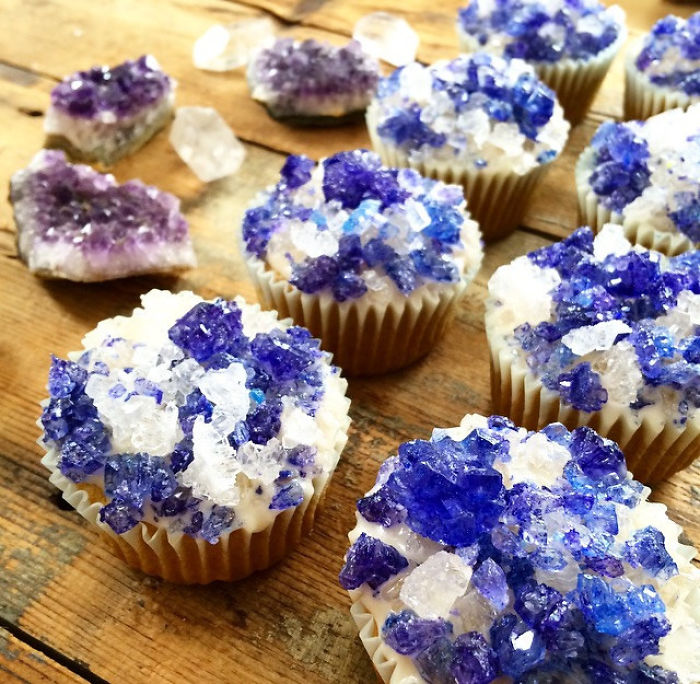 68 Geode Sweets That Are Too Pretty To Eat 68 Geode Sweets That Are Too Pretty To Eat