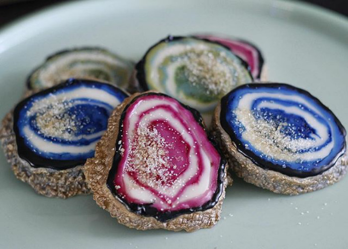 68 Geode Sweets That Are Too Pretty To Eat 68 Geode Sweets That Are Too Pretty To Eat
